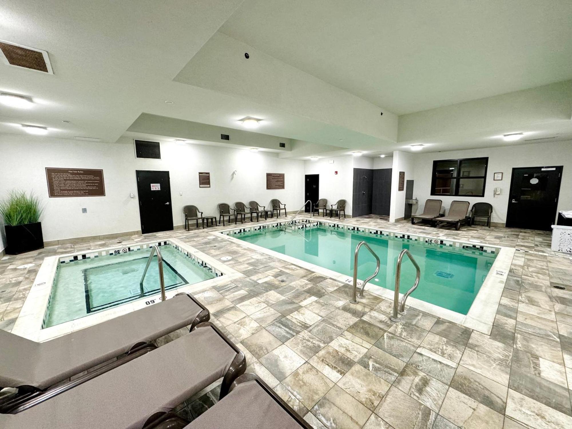 Southfort Inn Fort Saskatchewan Exteriér fotografie